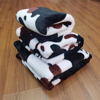 Фланелено одеяло, абстрактен дизайн, тегло под 300 г, персонализирана обработка