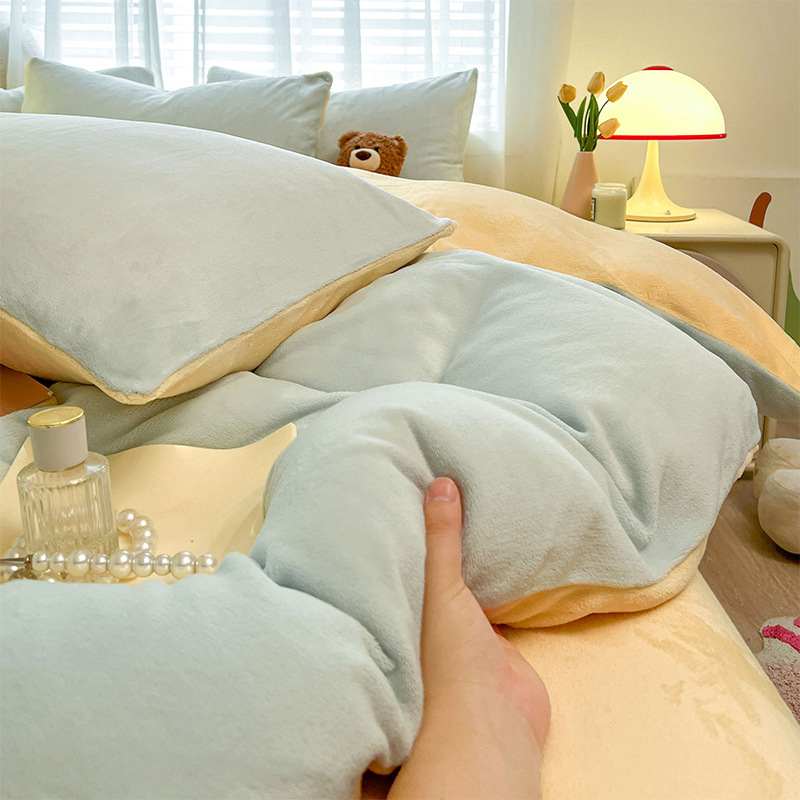 Pieno veliūro patalynės komplektas, keturių dalių, dvipusis veliūras, 800–1000 g