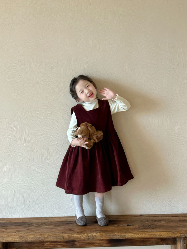 Tüdrukutele varrukateta kleit Korea-stiilis, ühevärviline, peamine materjal – puuvill, vooder – puuvill, vanus 3–8 aastat