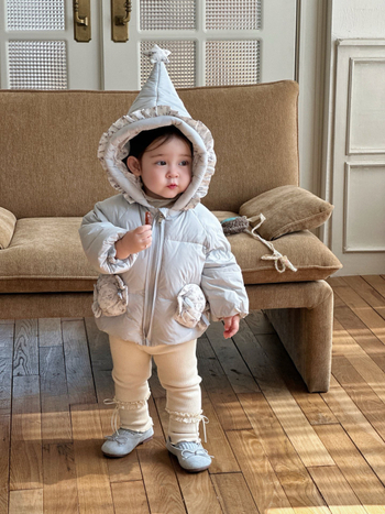 Lányok téli pehelykabát koreai stílusú, kapucnival, középmagas hosszúság, kacsapehely töltet 86–90%