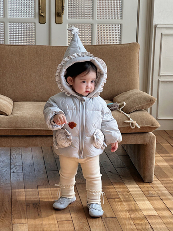 Lányok téli pehelykabát koreai stílusú, kapucnival, középmagas hosszúság, kacsapehely töltet 86–90%