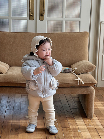 Lányok téli pehelykabát koreai stílusú, kapucnival, középmagas hosszúság, kacsapehely töltet 86–90%