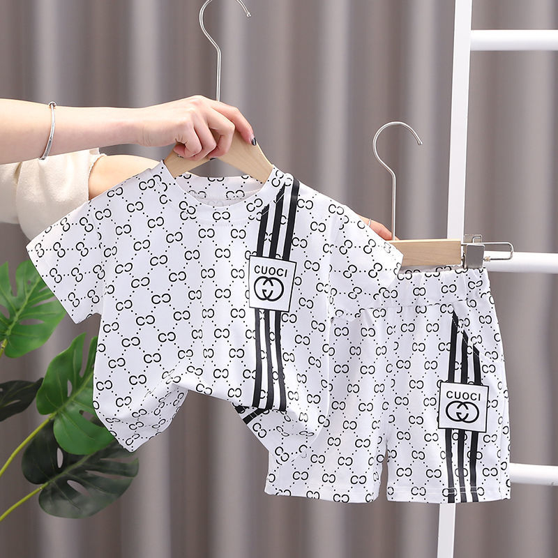 Dječji ljetni dvodijelni set – kratki rukav, kratke hlače, korejski stil, uzrast 3–8 godina, poliester 95%, mekano obrađena tkanina