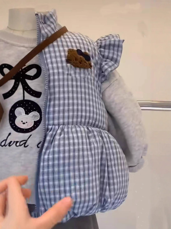 Set pentru copii, trei piese, carouri, iarnă — țesătură din bumbac amestec, grosime plăcută — top cu mâneci lungi, vestă și pantaloni lungi