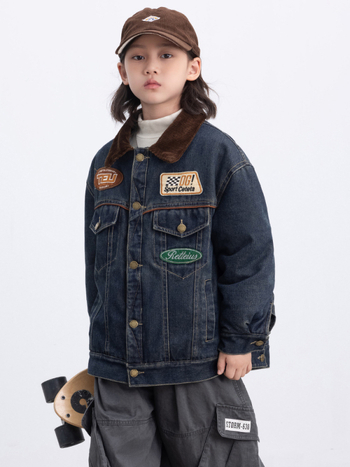 Berniukų džinsinis švarkas rudens–žiemos 2025, storas medvilninis pildymas, kasdienis stilius, užsegimas vienu sagos