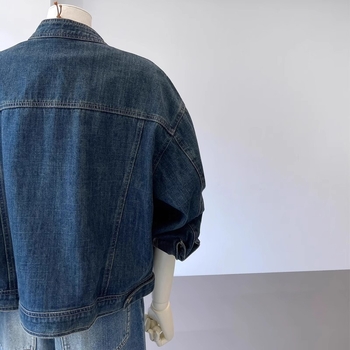 Ženska traper jakna – retro isprano pranje, opuštajući kroj, Polo ovratnik, dugi rukavi, duljina 50–65 cm, 80–90% poliester