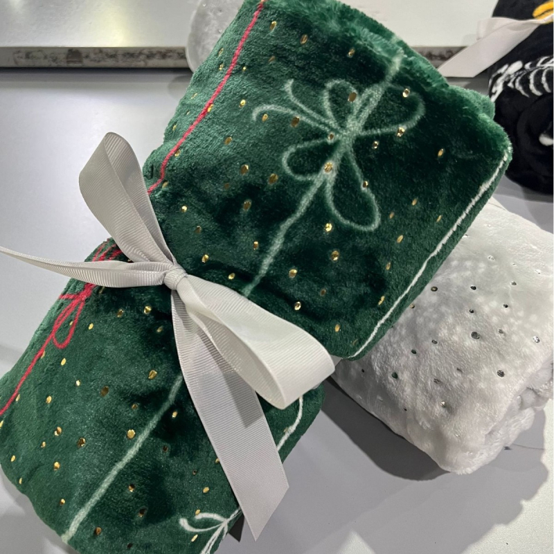 Офис фланелено одеяло с принт, модел 19875640015; полиестер; тегло под 300 g; подходящо за всички сезони; модерен и минималистичен стил