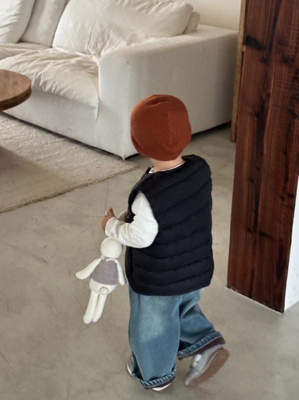 Gyerekeknek szóló tollal mellény, koreai stílus, ujjatlan, 3–8 éveseknek, külső anyag: poliészter, töltet: kacsa toll, bélés: 100% poliészter