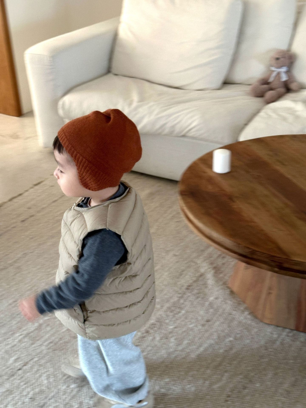 Gyerekeknek szóló tollal mellény, koreai stílus, ujjatlan, 3–8 éveseknek, külső anyag: poliészter, töltet: kacsa toll, bélés: 100% poliészter