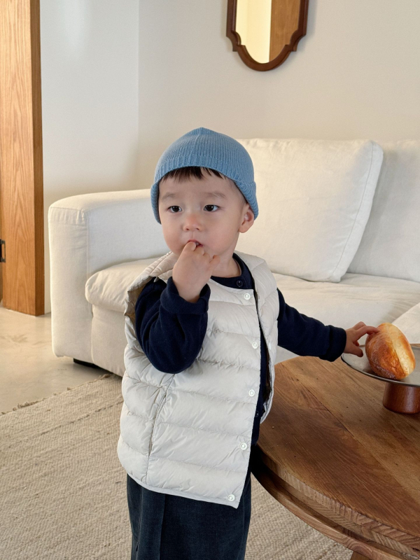 Gyerekeknek szóló tollal mellény, koreai stílus, ujjatlan, 3–8 éveseknek, külső anyag: poliészter, töltet: kacsa toll, bélés: 100% poliészter