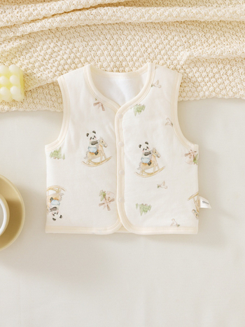 Detská vesta s karikatúrnym vzorom, vonkajší materiál 100% bavlna, podšívka z bavlny, výplň z polyesteru, zapínanie na predné gombíky