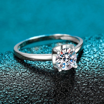 Žiedas su klasikinė bulių galvos keturių nagų tvirtinimu, 925 sidabras, 2,46 g, elektroplakavimas, prekės ženklas Momo