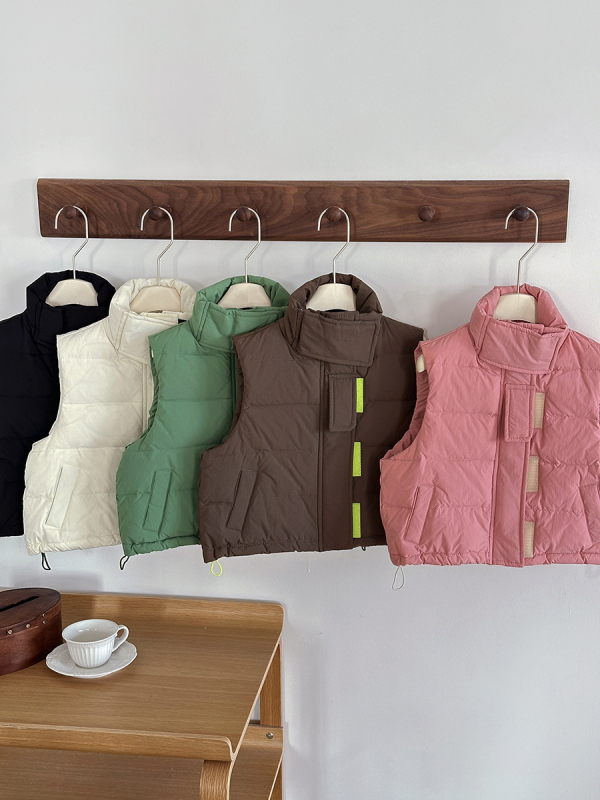 Laste pufuvest nailonist väliskihiga, 50% valgest pardi-puhast, villa vooder, tõmblukk, ühes toonis