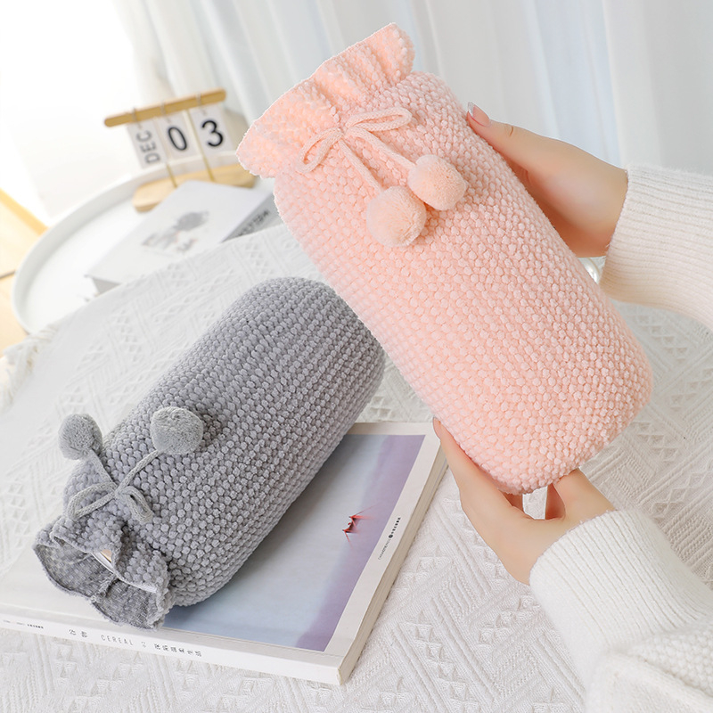 Biroja aizsargpiedurknes pārsegs – pūkains audums, noturīgs pret traipiem, rudens–ziemas sezona, vienkrāsains, izšūts