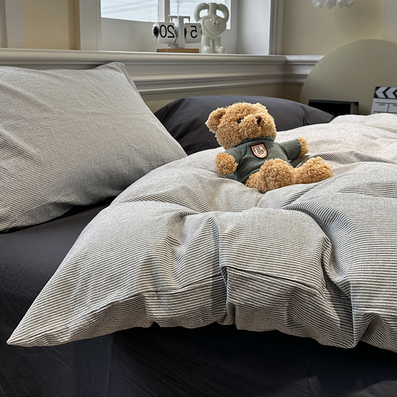 Išplauta medvilninė patalynė, keturių dalių komplektas, dryžių ir languoto rašto modelis, reaktyvinis dažymas