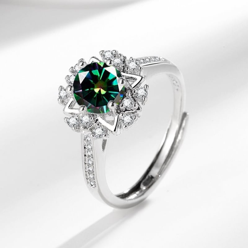 Atveriamas žiedas su moissanito imitacija, vario pagrindas, karūnos ir bangų dizainas, deimantinis paviršius