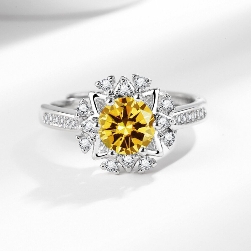 Atveriamas žiedas su moissanito imitacija, vario pagrindas, karūnos ir bangų dizainas, deimantinis paviršius