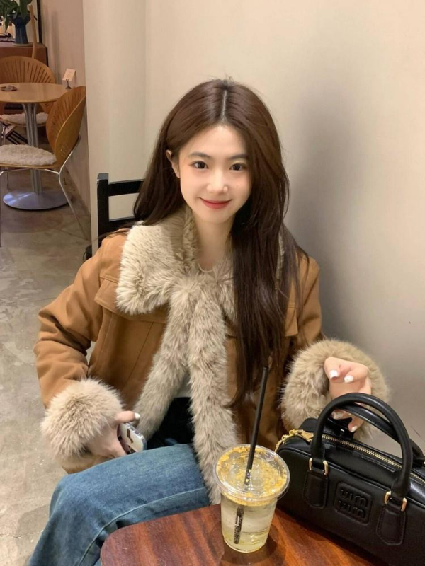 Ζακέτα Chenille με polo γιακά, χωρίς μανίκια – Άνοιξη 2025, σπάντεξ κάτω από 30%