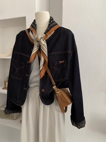 Dámska riflová bunda so šálom, retro štýl, okrúhly golier, zapínanie na jeden rad gombov, dlhé rukávy, bežná dĺžka