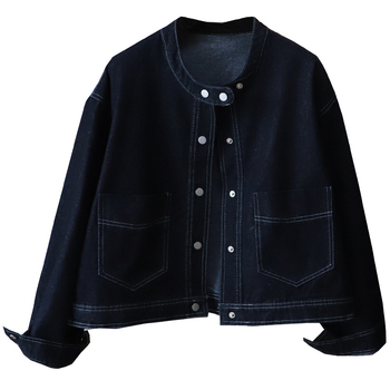 Ženska traper jakna s labavim krojem, duge rukave, kratka duljina 40-50 cm, denim materijal 70-80% pamuk, poliester <30%, jesen 2025