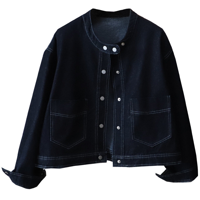 Ženska traper jakna s labavim krojem, duge rukave, kratka duljina 40-50 cm, denim materijal 70-80% pamuk, poliester <30%, jesen 2025