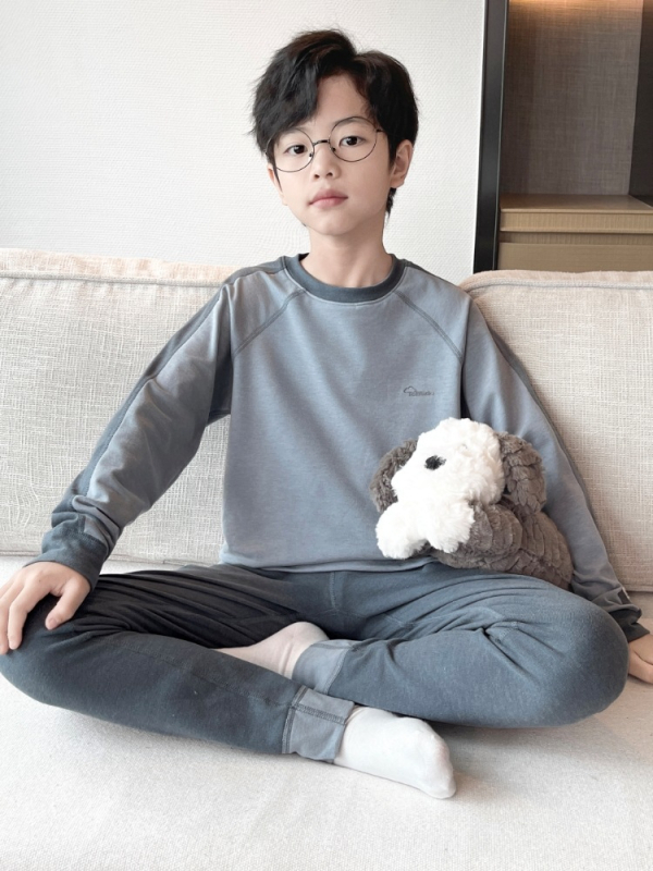 Gyerek téli otthoni ruházat szett – koreai stílusú pulóver, vastag fleece, hosszú ujjú, kerek nyakú