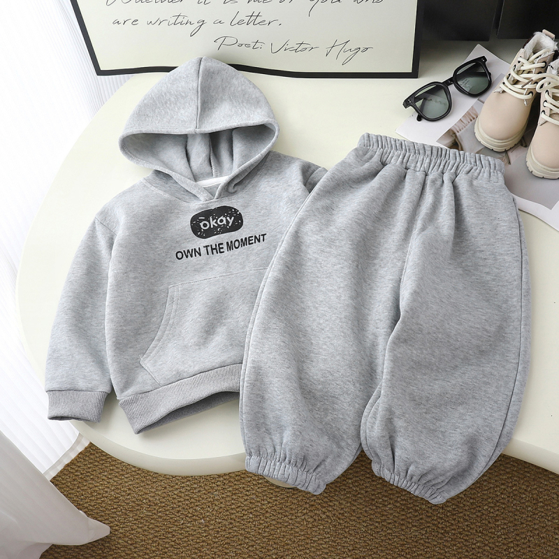 Dječji fleksi set s kapuljačom od dva dijela, hoodie i dugačke hlače, debeli flis, uzorak s slovima, za dob 3–8 godina, jesen-zima