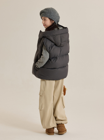 Lányoknak kapucnis pehely mellény, koreai stílus, téli 2025, 86–90% fehér kacsa pehely, rövid fazon, laza szabás, cipzáros zárás