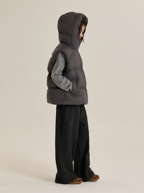 Lányoknak kapucnis pehely mellény, koreai stílus, téli 2025, 86–90% fehér kacsa pehely, rövid fazon, laza szabás, cipzáros zárás