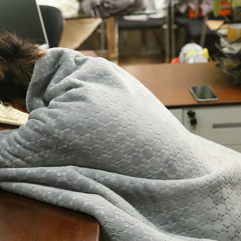 Фланелено одеяло с геометричен принт (Полиестер; 300–500 г; Четири сезона)