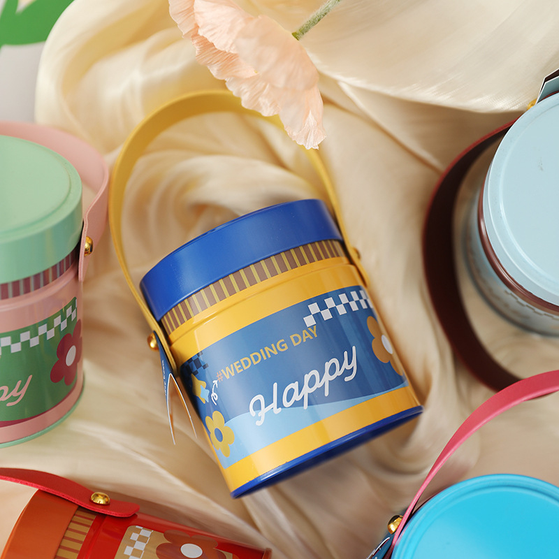 Кругла кутия за подаръци от цинкова ламарина — карикатурен стил, метална конструкция, сватбени поводи