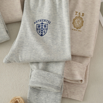 Vaikų 100% medvilninis šiltas komplektas berniukams rudens–žiemos laikotarpiui – marškinėliai su apvaliu kaklu ir kelnytės įprasto storio