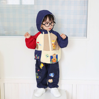 Gyerekek uniszex kapucnis kabát, külső anyaga 90% pamut, bélés 90% pamut, vastag anyag