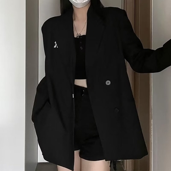 Дамски пиджак за костюм със свободен силует, полиестрова материя, съдържание полиестер 80–90%, яка лацела