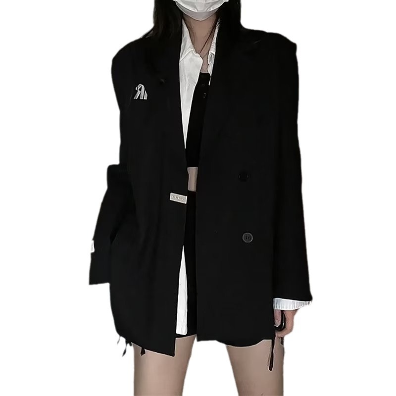 Дамски пиджак за костюм със свободен силует, полиестрова материя, съдържание полиестер 80–90%, яка лацела