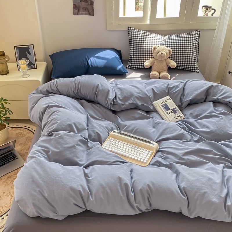 Nelikos dalių mikropluošto patalynės komplektas — reaktyvus spausdinimas ir dažymas, ištisus metus, šiuolaikiškas minimalistinis stilius