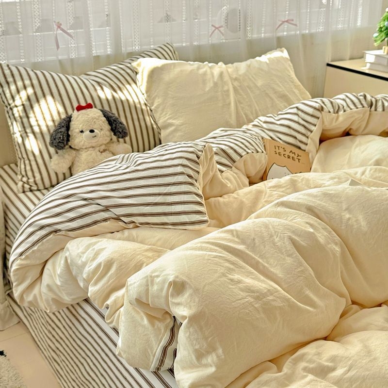 Nelikos dalių mikropluošto patalynės komplektas — reaktyvus spausdinimas ir dažymas, ištisus metus, šiuolaikiškas minimalistinis stilius