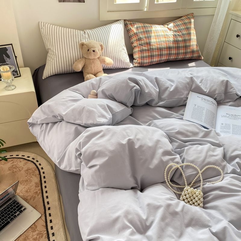 Nelikos dalių mikropluošto patalynės komplektas — reaktyvus spausdinimas ir dažymas, ištisus metus, šiuolaikiškas minimalistinis stilius