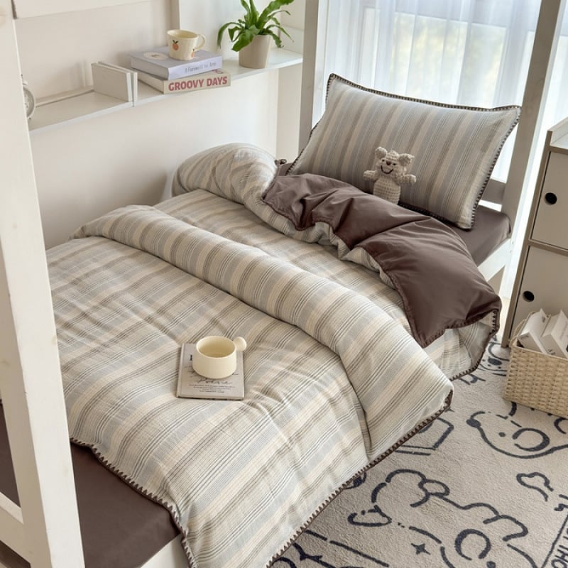 Set posteľnej bielizne z čistej bavlny, tri diely, šitie quilt, tie-dye potlač, hustota tkaniny 130x70, počet vlákien 40, štýl plachty, moderný minimalizmus