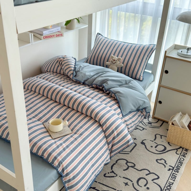 Set posteľnej bielizne z čistej bavlny, tri diely, šitie quilt, tie-dye potlač, hustota tkaniny 130x70, počet vlákien 40, štýl plachty, moderný minimalizmus