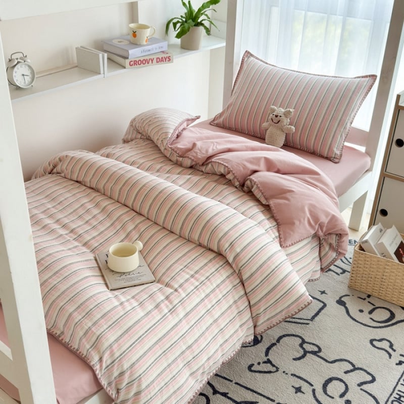 Set posteľnej bielizne z čistej bavlny, tri diely, šitie quilt, tie-dye potlač, hustota tkaniny 130x70, počet vlákien 40, štýl plachty, moderný minimalizmus