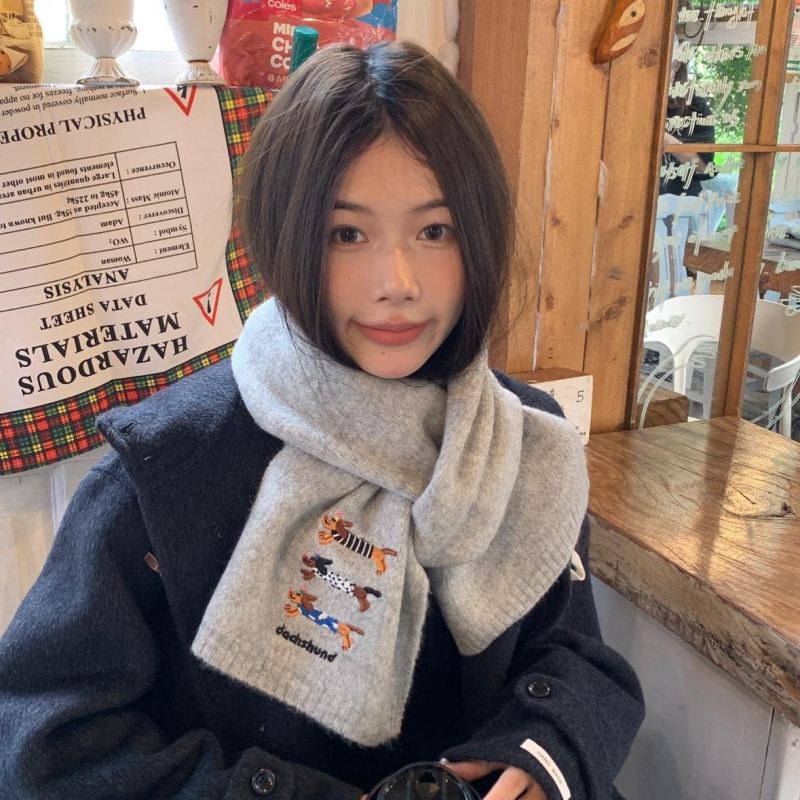 Vilnonis megztas kepurės ir šaliko komplektas su siuvinėtu dachshund motyvu, unisex, suaugusiems, žiema 2024