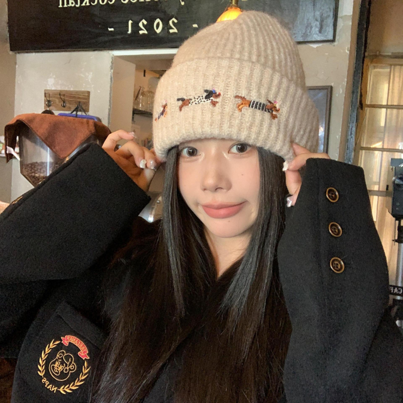 Vilnonis megztas kepurės ir šaliko komplektas su siuvinėtu dachshund motyvu, unisex, suaugusiems, žiema 2024