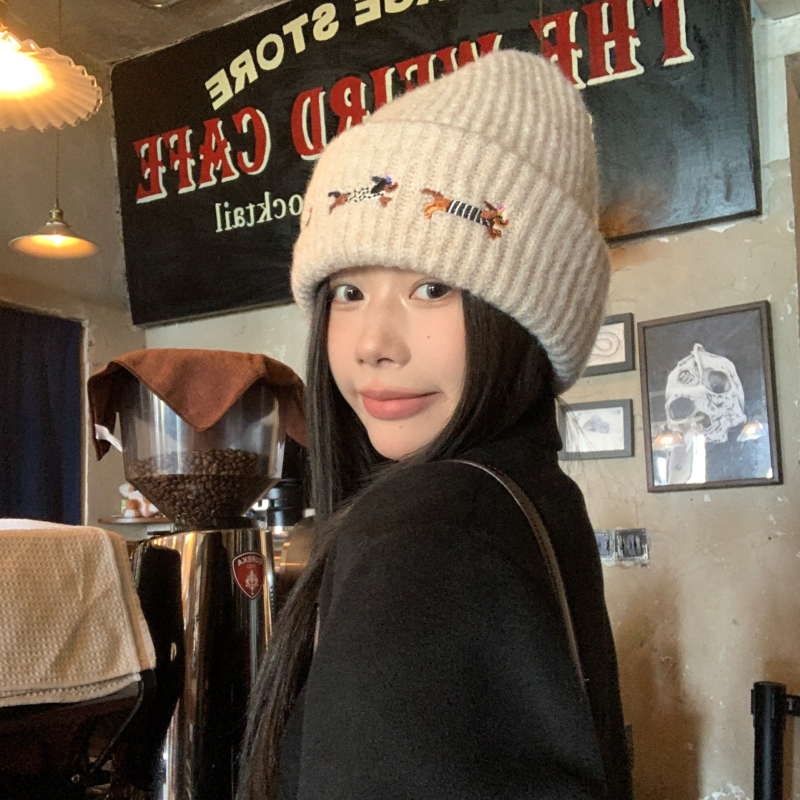 Vilnonis megztas kepurės ir šaliko komplektas su siuvinėtu dachshund motyvu, unisex, suaugusiems, žiema 2024