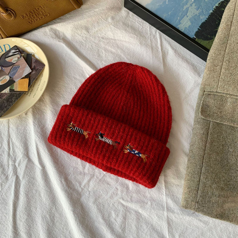 Vilnonis megztas kepurės ir šaliko komplektas su siuvinėtu dachshund motyvu, unisex, suaugusiems, žiema 2024