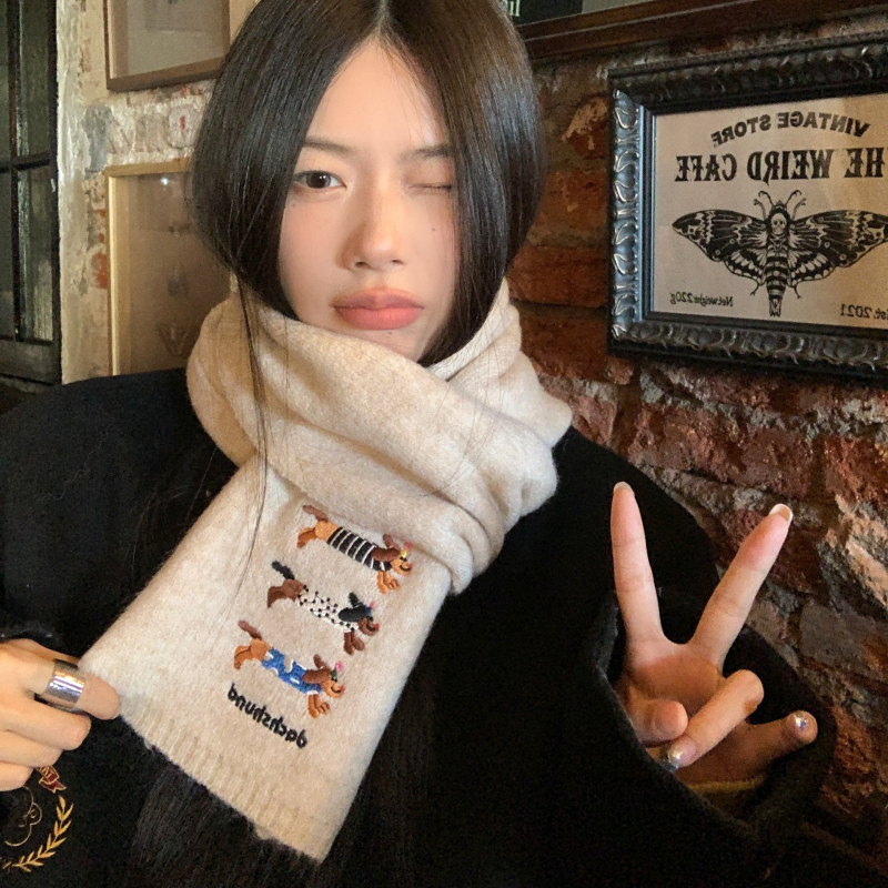 Vilnonis megztas kepurės ir šaliko komplektas su siuvinėtu dachshund motyvu, unisex, suaugusiems, žiema 2024