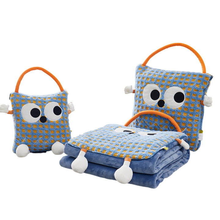 Възглавничка-одеяло, плюшена материя, пълнеж: полиестерно влакно, шарка: райета или едноцветна, бродирана повърхност, карикатурен стил