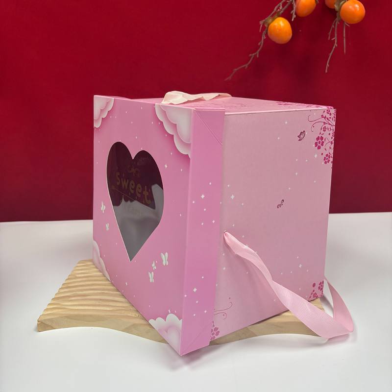 Pilnaties kūdikio dovanos dėžutė su individualizavimu – specialus popierius, piešimas ir UV spausdinimas, logotipas įtrauktas