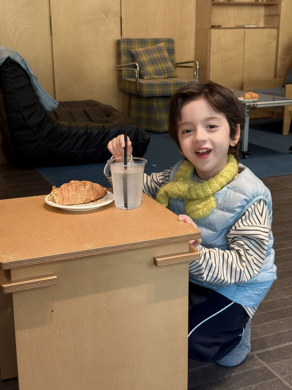 Koreai stílusú gyerek pehely mellény, 86–90% pehelytartalom, töltet 90, külső nylon, bélés poliészter