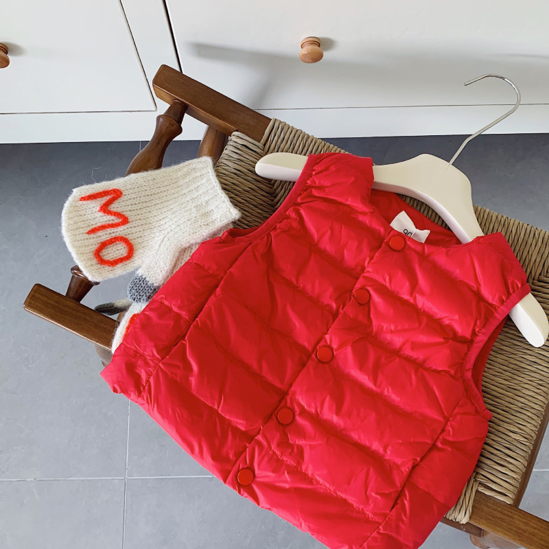 Koreai stílusú gyerek pehely mellény, 86–90% pehelytartalom, töltet 90, külső nylon, bélés poliészter